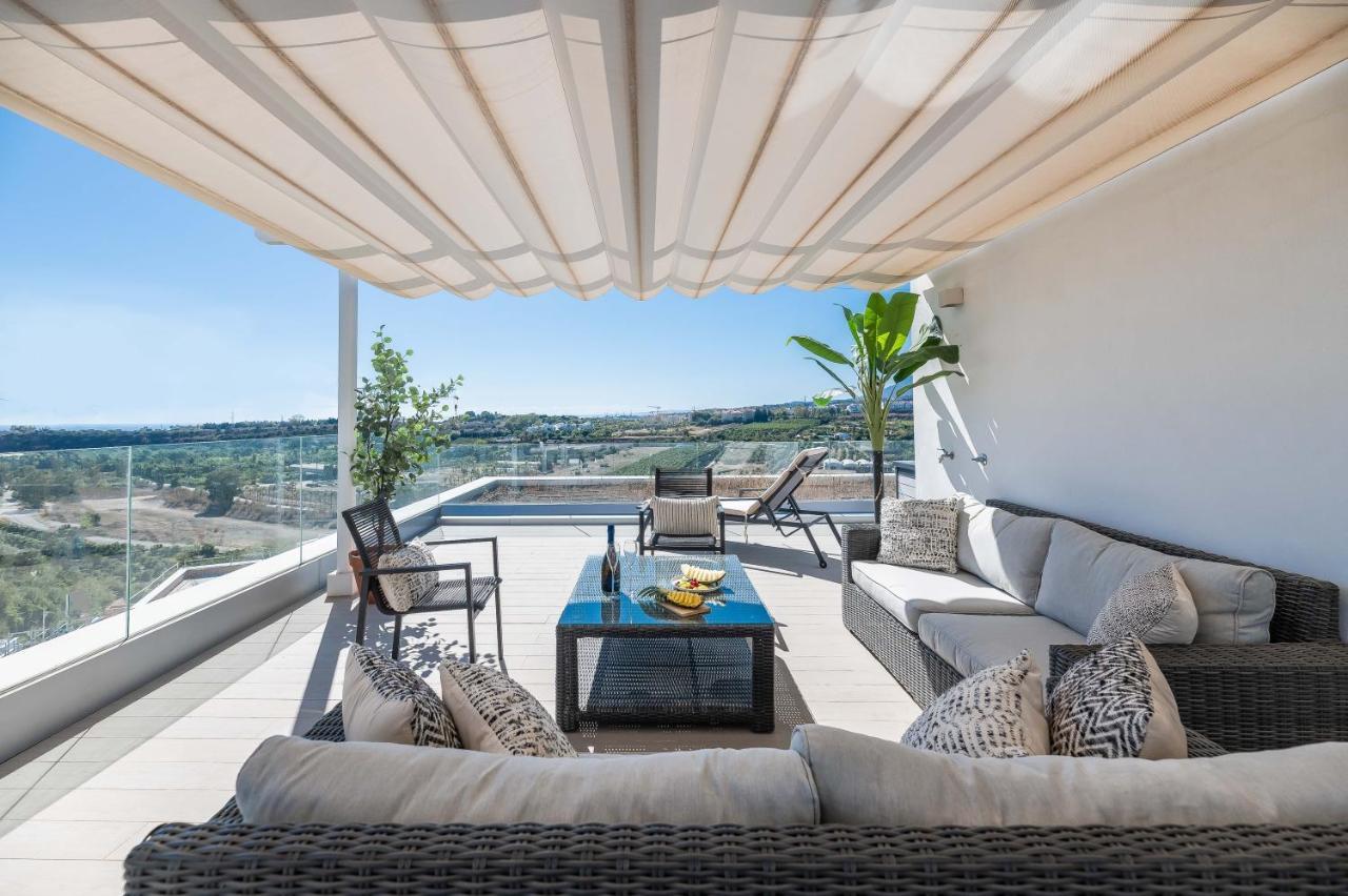 Unique 3-Bdrm Townhouse, Stunning View, Pool & Bbq Daire Estepona Dış mekan fotoğraf