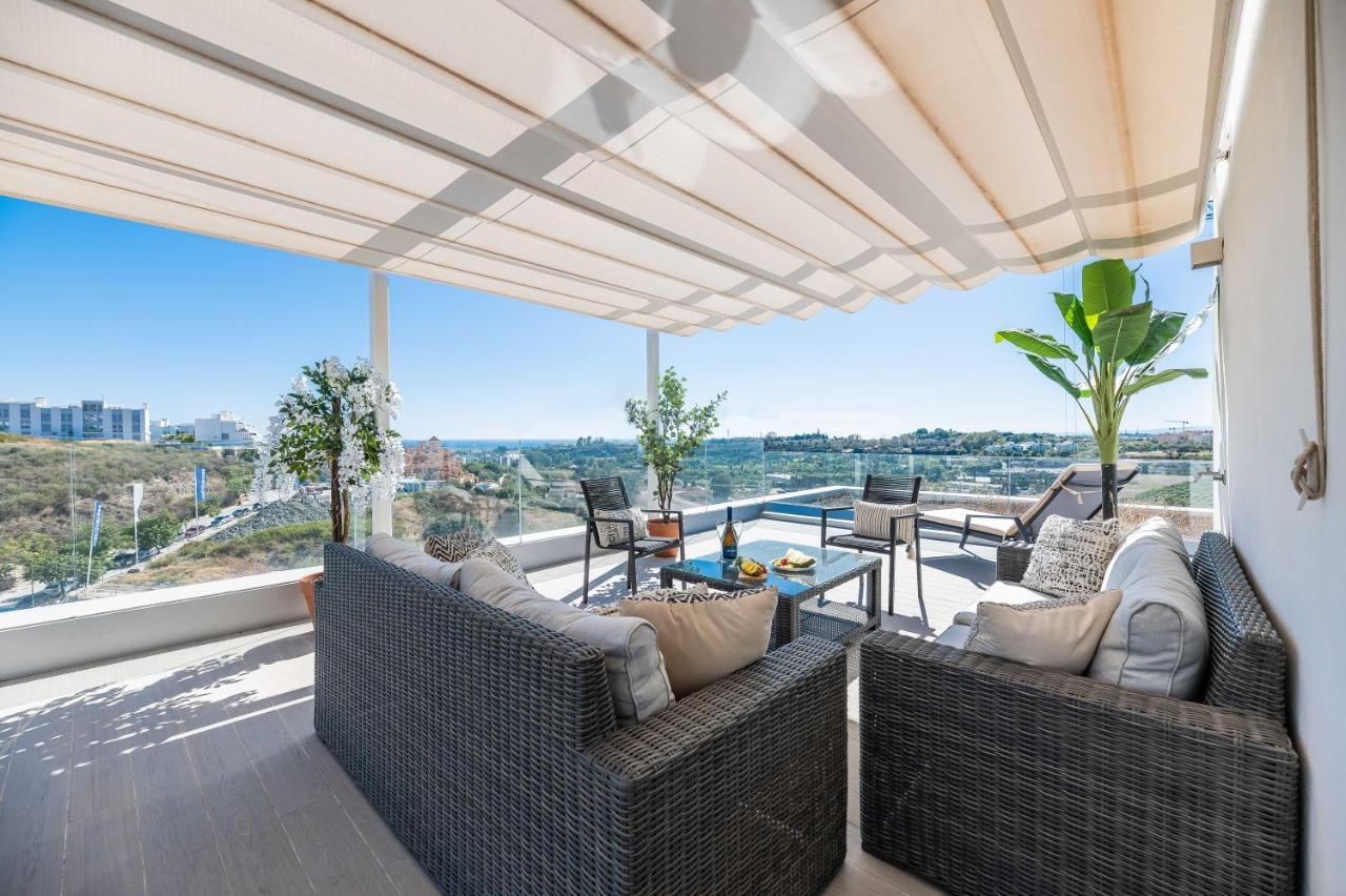 Unique 3-Bdrm Townhouse, Stunning View, Pool & Bbq Daire Estepona Dış mekan fotoğraf