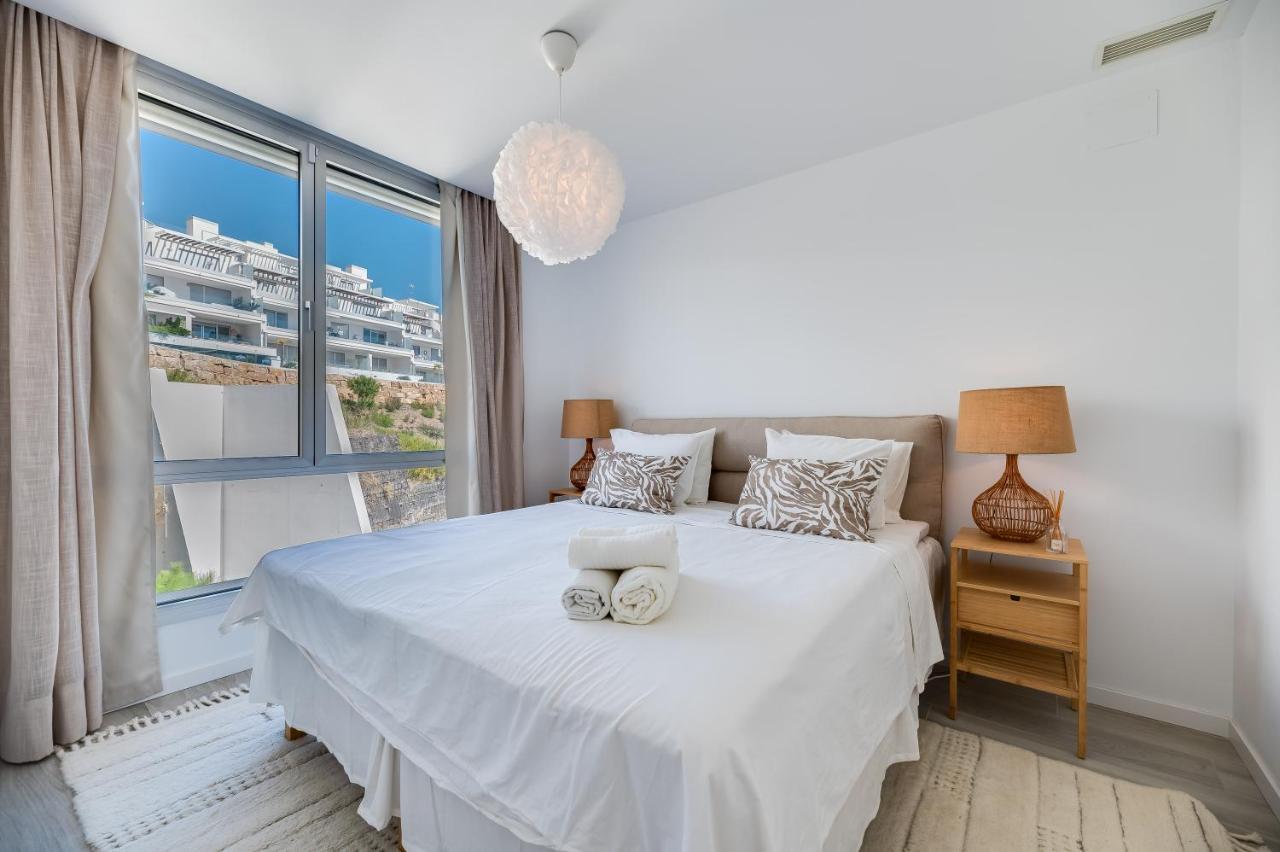 Unique 3-Bdrm Townhouse, Stunning View, Pool & Bbq Daire Estepona Dış mekan fotoğraf