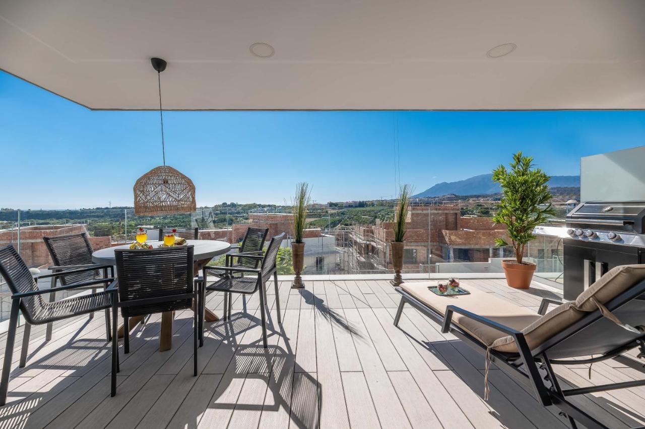 Unique 3-Bdrm Townhouse, Stunning View, Pool & Bbq Daire Estepona Dış mekan fotoğraf