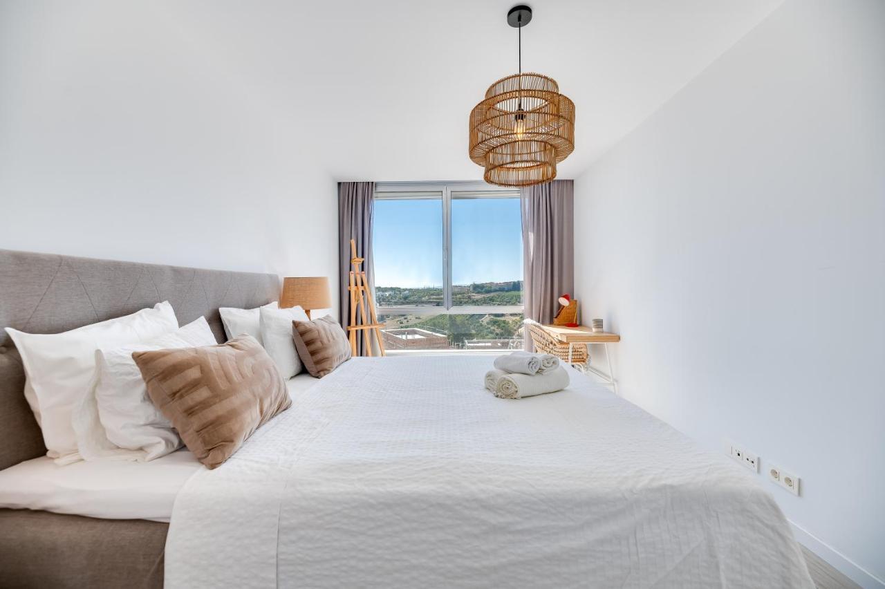 Unique 3-Bdrm Townhouse, Stunning View, Pool & Bbq Daire Estepona Dış mekan fotoğraf