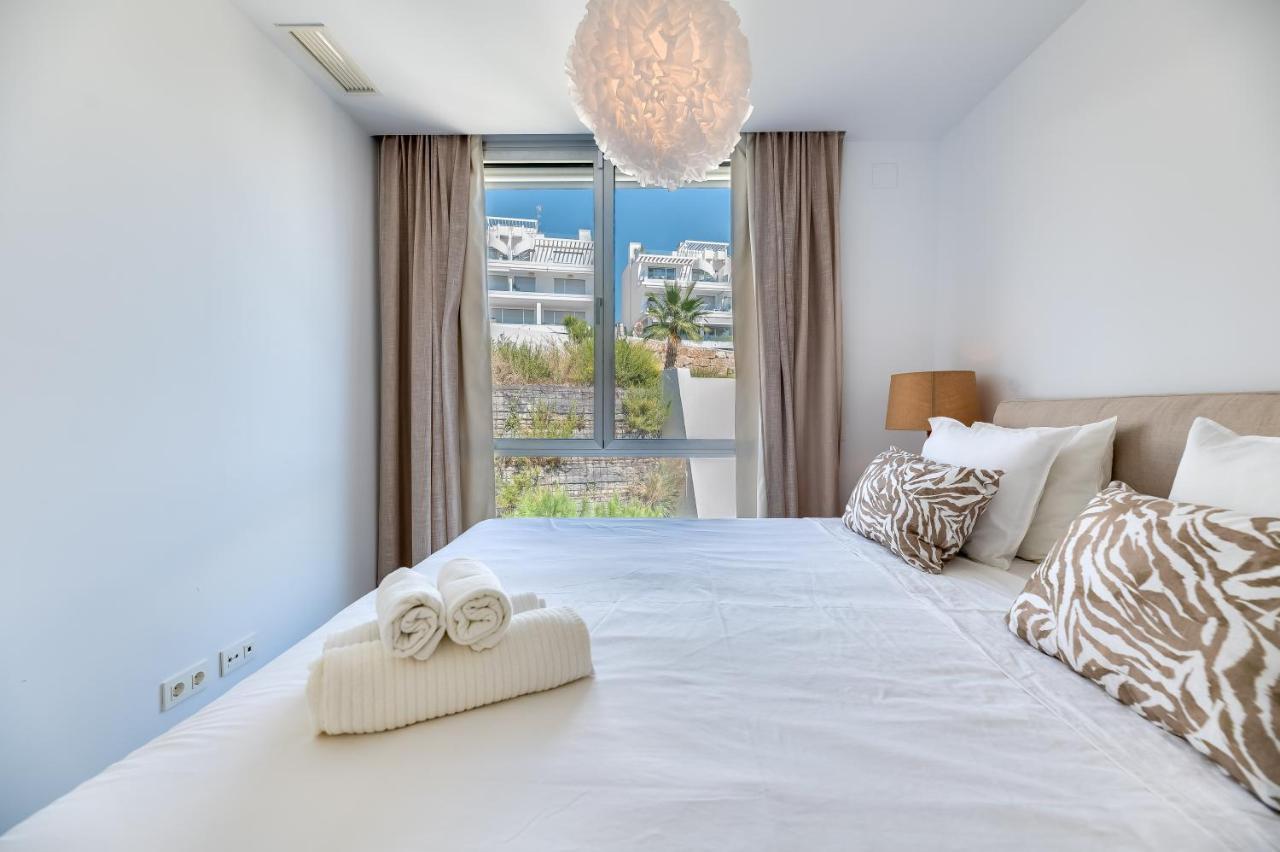 Unique 3-Bdrm Townhouse, Stunning View, Pool & Bbq Daire Estepona Dış mekan fotoğraf